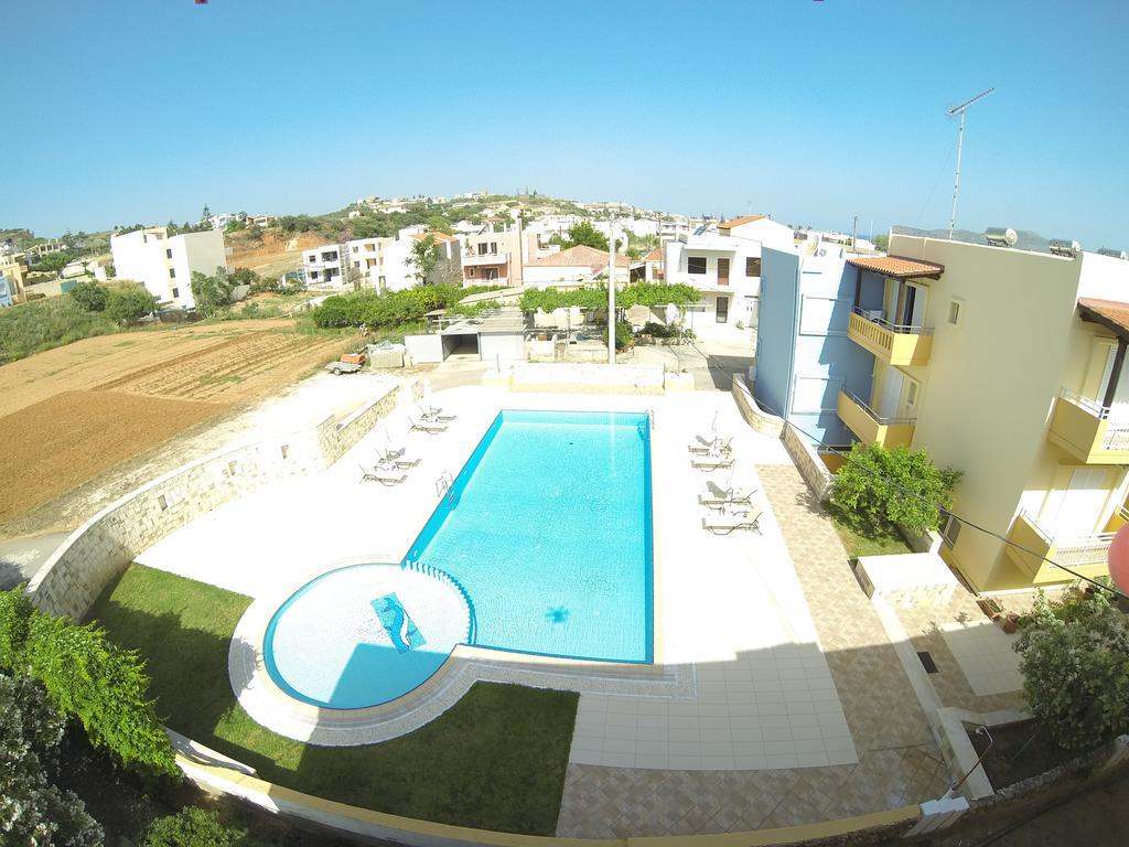 Irini Stalos Apartments Екстериор снимка
