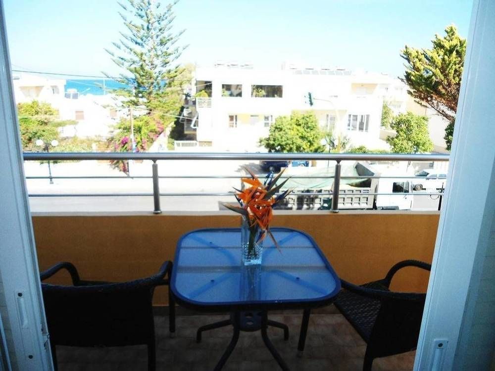 Irini Stalos Apartments Екстериор снимка